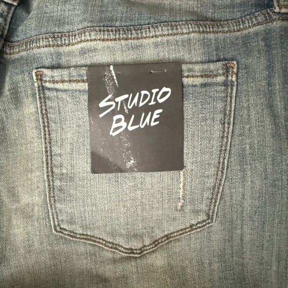 Studio Blue Distressed Faded Denim Shorts Size 29 Raw Hem - Picture 12 of 13